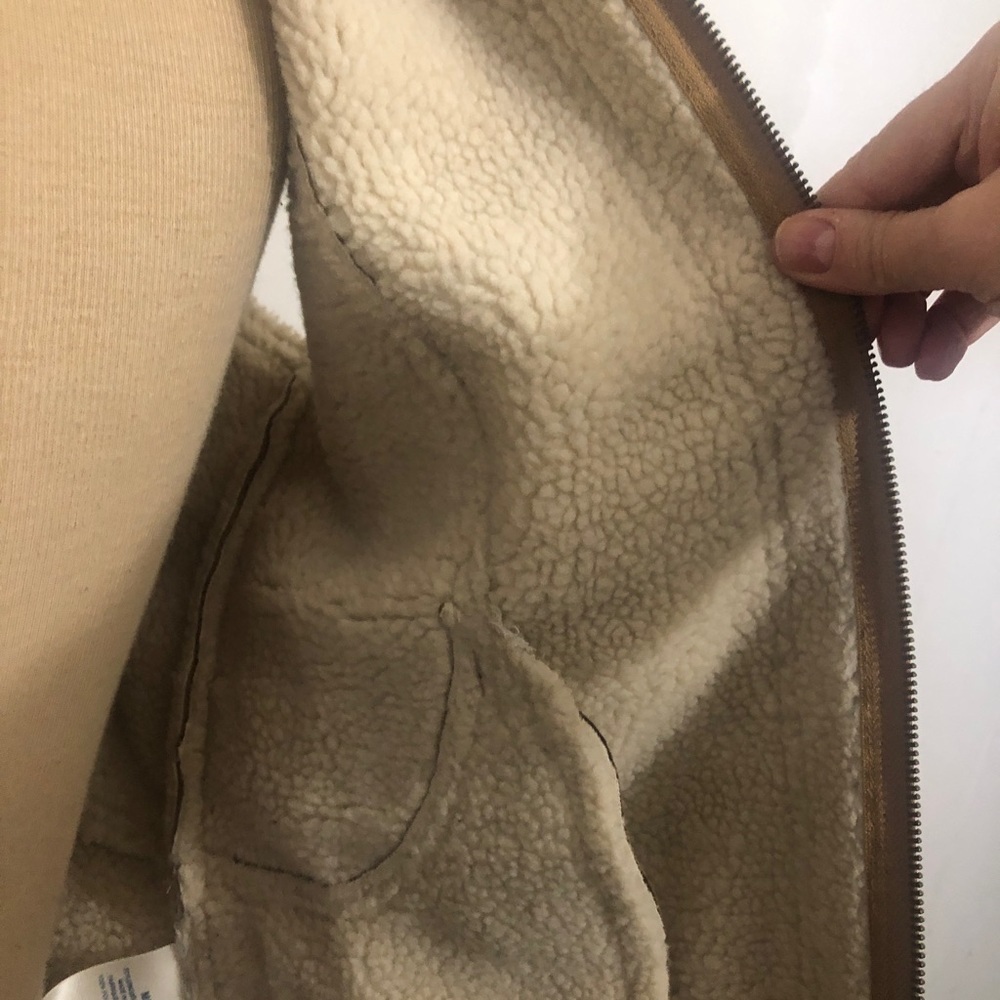 Womens Tan Faux Fur Vest. Medium. Windriver. - Picture 5 of 8